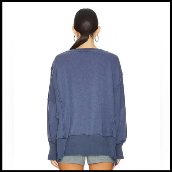 Free People Graphic 13 Camden Sweatshirt Size Small Blue NWT - Picture 4 of 8